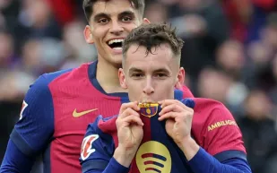 عرض رسمي من توتنهام لخطف لاعب وسط برشلونة.. واللاعب يرد (فيديو)