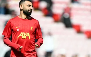 محمد صلاح يبرز هويته المصرية في تصميم حذائه الجديد (صور)