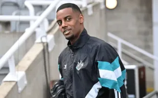 نجوم كبار تمردوا على أنديتهم قبل إيزاك.. تعرف على أبرزهم