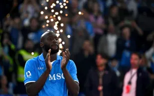 أزمة هجومية تضرب نابولي بعد إصابة روميلو لوكاكو