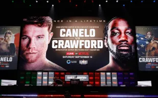 نزال القرن.. هل ينجح كروفورد في تجاوز قوة كانيلو؟