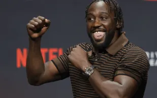  ترنس كروفورد يبهر الجماهير قبل نزال كانيلو (صور)