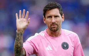 ميسي يحسم الجدل حول مستقبله.. ويقرر البقاء في إنتر ميامي بعقدٍ مرن