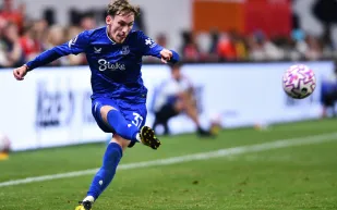 جاك جريليش يلمع مع إيفرتون بثنائية أمام برايتون