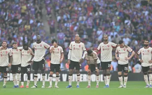 ليفربول يستهل الدوري الإنجليزي بمواجهة بورنموث بتشكيلة متوازنة