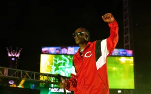 Snoop Dogg يحول رماد سجائره إلى لوحات فنية