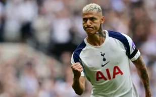 ريتشارليسون يتألق ويقود توتنهام لاكتساح بيرنلي بثلاثية (فيديو)