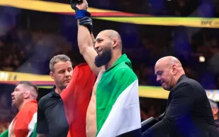 حمزة شيماييف يتوج ببطولة العالم للوزن المتوسط في UFC 319 (فيديو)
