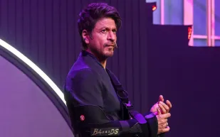 بملامح شبابية.. هل خضع شاروخان لعملية شد الوجه؟