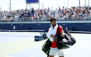 ألكاراز وسينر يجمعان بين قوة التنس وأناقة رولكس