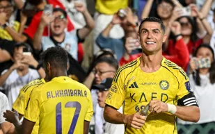 كريستيانو رونالدو يفاجئ متابعيه بحفل لصديقه لوان سانتانا (فيديو)