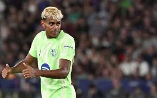 دي لا فوينتي: ميسي مرآة لامين يامال الكروية