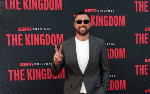 بعد خطوبته لتايلور سويفت.. كم تبلغ ثروة ترافيس كيلسي؟