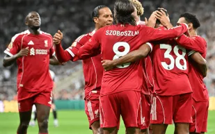 ريو نغوموها يدخل تاريخ ليفربول والدوري الإنجليزي من الباب الكبير (فيديو)