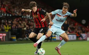 برينتفورد يهزم بورنموث بثنائية في كأس الرابطة