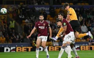 وولفرهامبتون يقصي وست هام من كأس الرابطة بثلاثية مثيرة