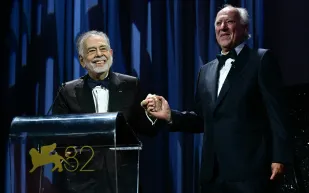 البدل الكلاسيكية تسرق الأضواء في افتتاح مهرجان فينيسيا في دورته الـ82