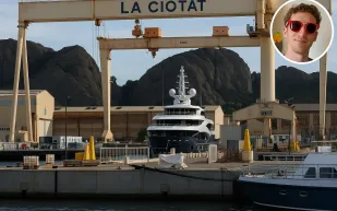 يخت مارك زوكربيرغ يحرق مليوني لتر ديزل في 9 أشهر ويصل إلى فرنسا للصيانة ( فيديو) 