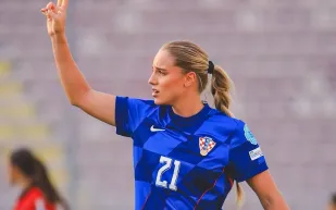 "أجمل لاعبة في العالم"..  آنا ماريا ماركوفيتش تنتقل إلى الدوري الأمريكي (فيديو)