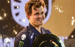 كارلسن بطل الشطرنج في كأس العالم للرياضات الإلكترونية بالرياض