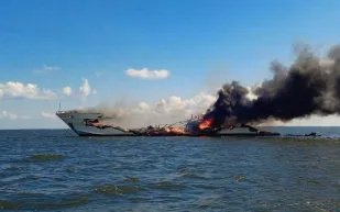 كارثة بحرية.. حريق يدمر يخت Mechta الروسي