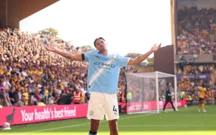 أسماء جديدة تكتب التاريخ في الجولة الأولى للبريمييرليغ.. تعرف عليهم