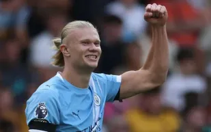 هالاند يحقق أرقامًا قياسية تاريخية في مواجهة ولفرهامبتون