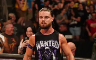 WWE يثير أزمة انتقال ألكسندر إيزاك لليفربول من جديد (فيديو)