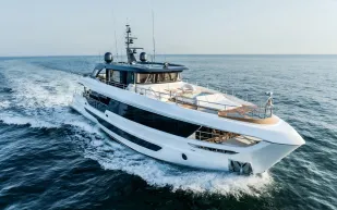 Gulf Craft Majesty 100 Terrace.. آفاق من الأناقة والرّاحة والفخامة