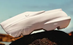 فانز تطلق حذاءً يشبه الشاحنة