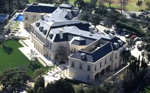 إريك شميدت يستحوذ على قصر "The Manor" الأسطوري في لوس أنجلوس بـ110 ملايين دولار