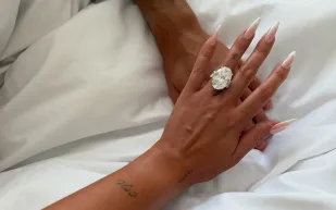 خبير مجوهرات يكشف أسرارًا جديدة عن خاتم خطوبة رونالدو لجورجينا