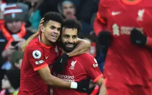 بعد انضمامه إلى بايرن ميونيخ.. محمد صلاح يودع دياز برسالة مؤثرة