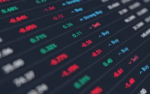 تاسي يغلق متراجعا عند مستوى 10,898 نقطة بتداولات بلغت 3.9 مليار ريال