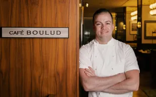 من مائدة جدّته إلى أفخم المطاعم.. تجربة فرنسيّة أصيلة بانتظاركم