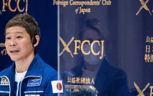 الملياردير الياباني يوساكو مايزاوا يخطو نحو المستقبل بيخته الفاخر "Cosmos"