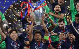 رسميًا.. باريس سان جيرمان يتعاقد مع الحارس لوكاس شوفالييه من ليل