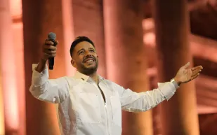 محمد حماقي يعود لجرش بعد غياب 10 سنوات.. وهذه تفاصيل إطلالته