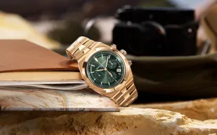 ساعات تتجاوز الزمن: فخامة الأناقة ودقة التقنية في تحفة واحدة