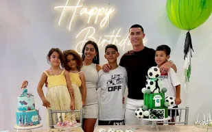 جورجينا رودريغيز تشارك لحظات موسيقية مع ابنتيها بعد إعلان خطوبتها من كريستيانو رونالدو (فيديو)