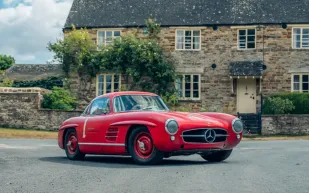مرسيدس 300 SL Gullwing تعود للأضواء من جديد بسعر قياسي