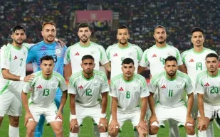 الجزائر تفرض سيطرتها بثلاثية نظيفة على أوغندا في افتتاح كأس أمم إفريقيا للمحليين (فيديو)