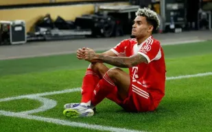 إهداء لروح جوتا.. بايرن ميونيخ يتوج بلقبه الـ11 في السوبر الألماني (فيديو) 