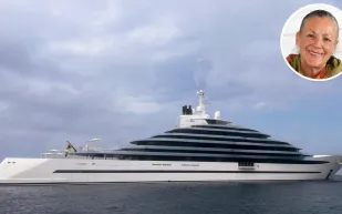 يخت Kaos  الفاخر يدهش سكان جزر تريميتي (فيديو)