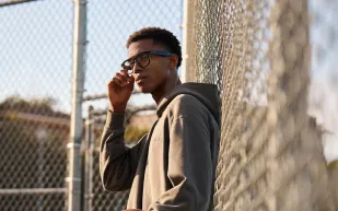 كل ما تريد معرفته عن نظارات Oakley Meta الذكية