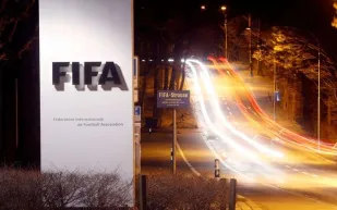 فيفا في مواجهة كبرى بأوروبا.. أزمة انتقالات ومطالب بتعويضات ضخمة