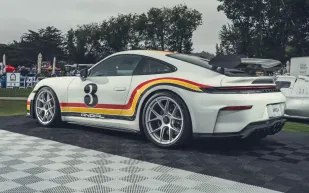 تصميم خاص لسيارة Porsche 911 GT3 يحتفي بإرث Andial Motorsports في Monterey Car Week