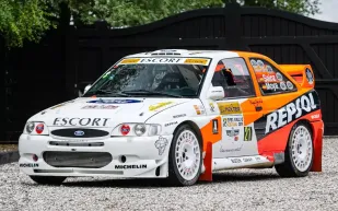  سيارة السائق كارلوس ساينز  الأسطورية فورد إسكورت WRC للبيع.. كم سعرها المتوقع؟    