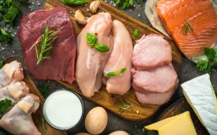 دراسة حديثة تكشف مفاجأة بشأن علاقة البروتين الحيواني بالسرطان