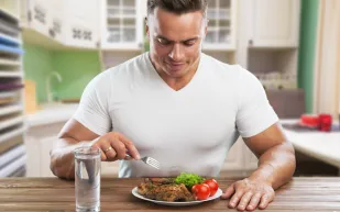 نظام غذائي متكامل للرجل: عزّز هرمون التستوستيرون بطريقة صحية وطبيعية